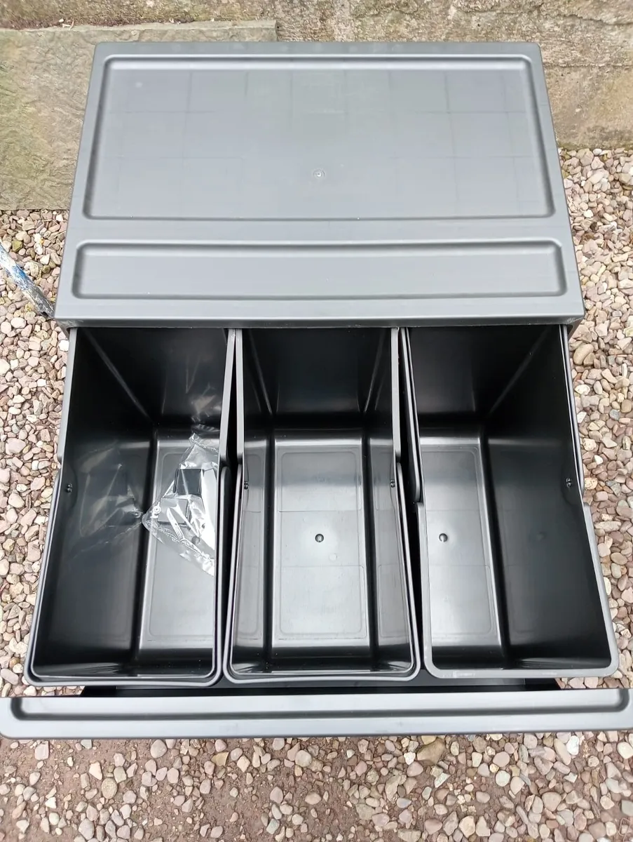 SINK WASTE UNIT - Image 1