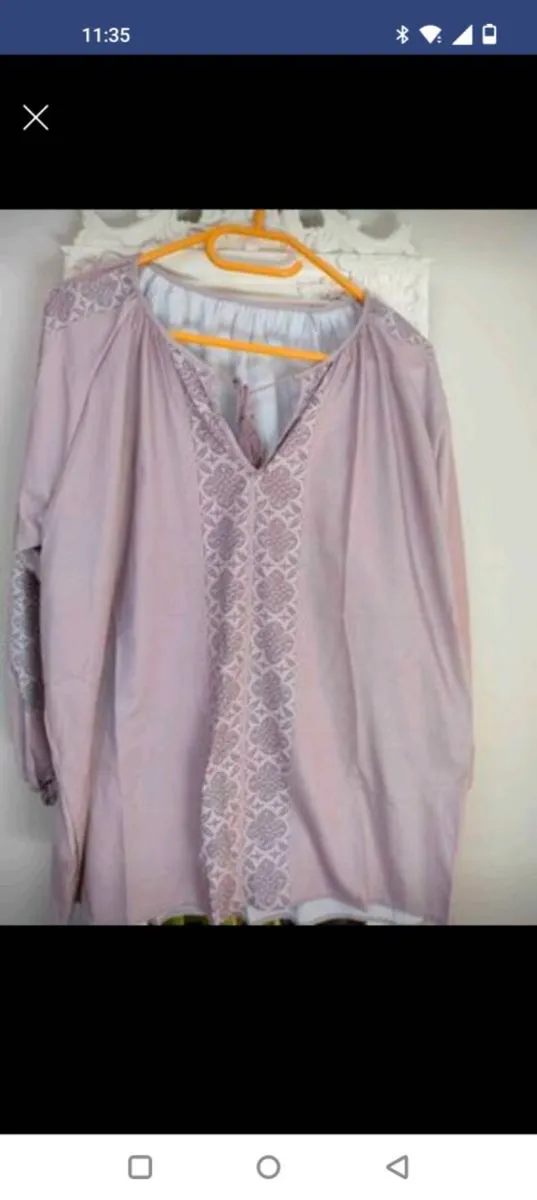 Pale pink top, new never worn. With lovely detail - Image 1