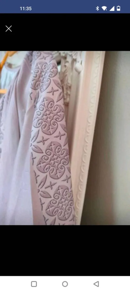 Pale pink top, new never worn. With lovely detail - Image 3