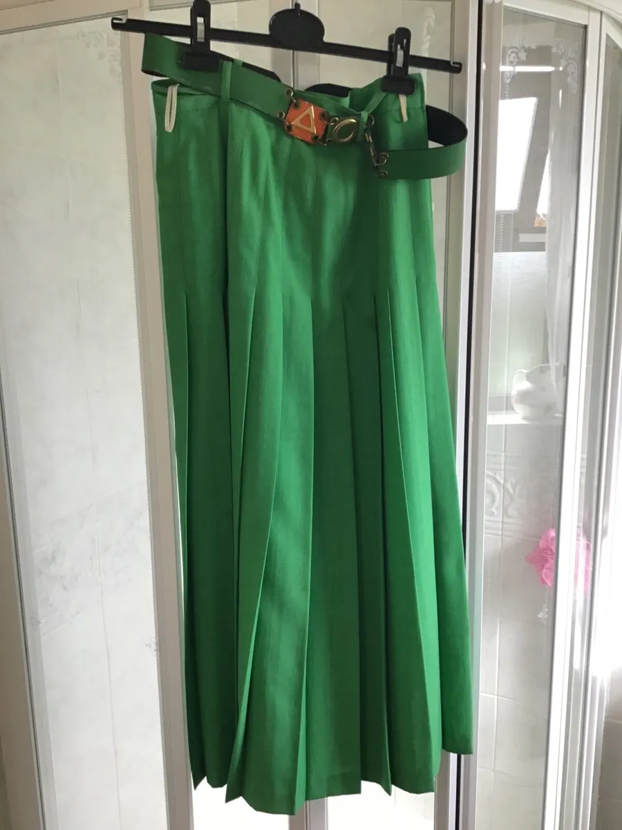 Beautiful pleated midi  Green skirt - Image 2