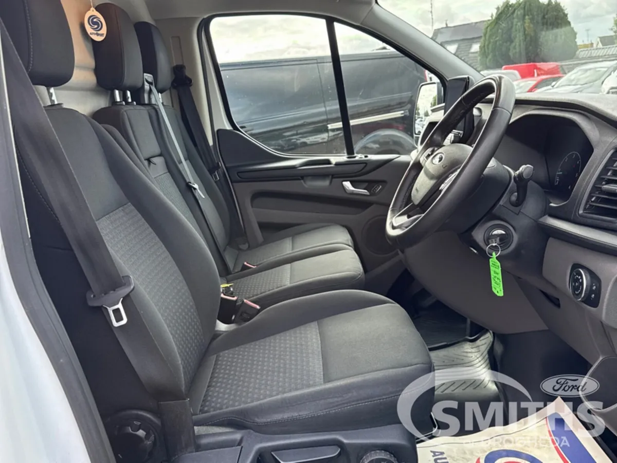 Ford Transit Custom TREND 2.0TD 130BHP L2 *AUTO* - Image 4