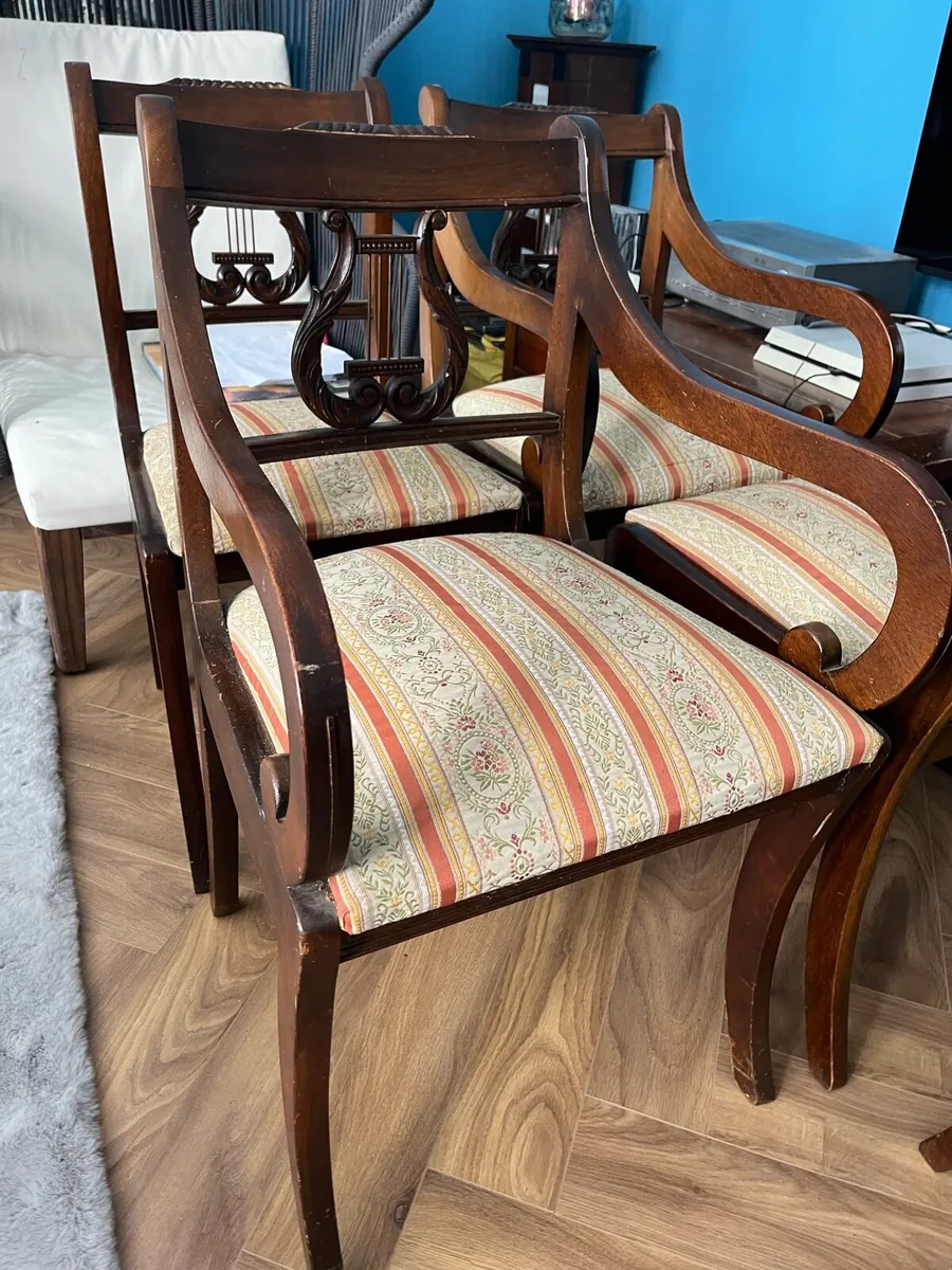 6 chairs - Image 1