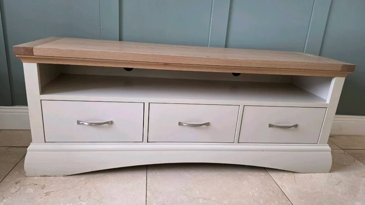 Media unit - Image 1