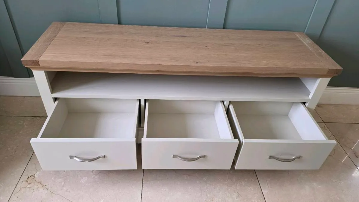 Media unit - Image 2