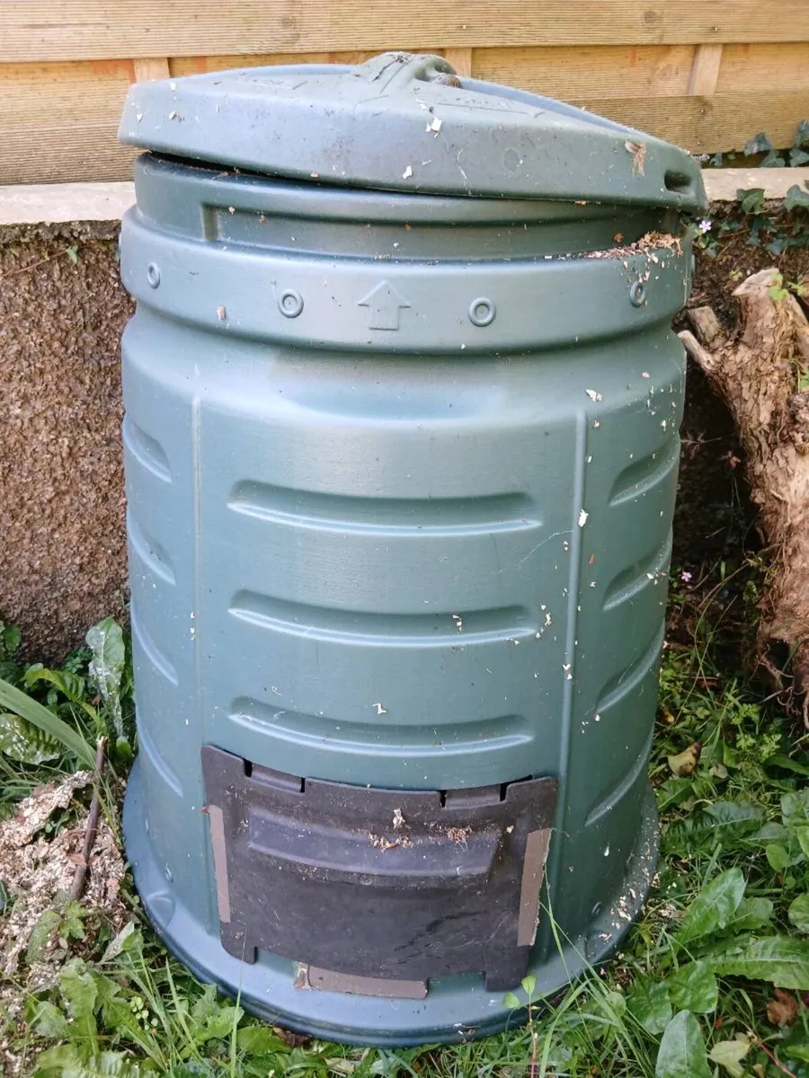 Compost bin