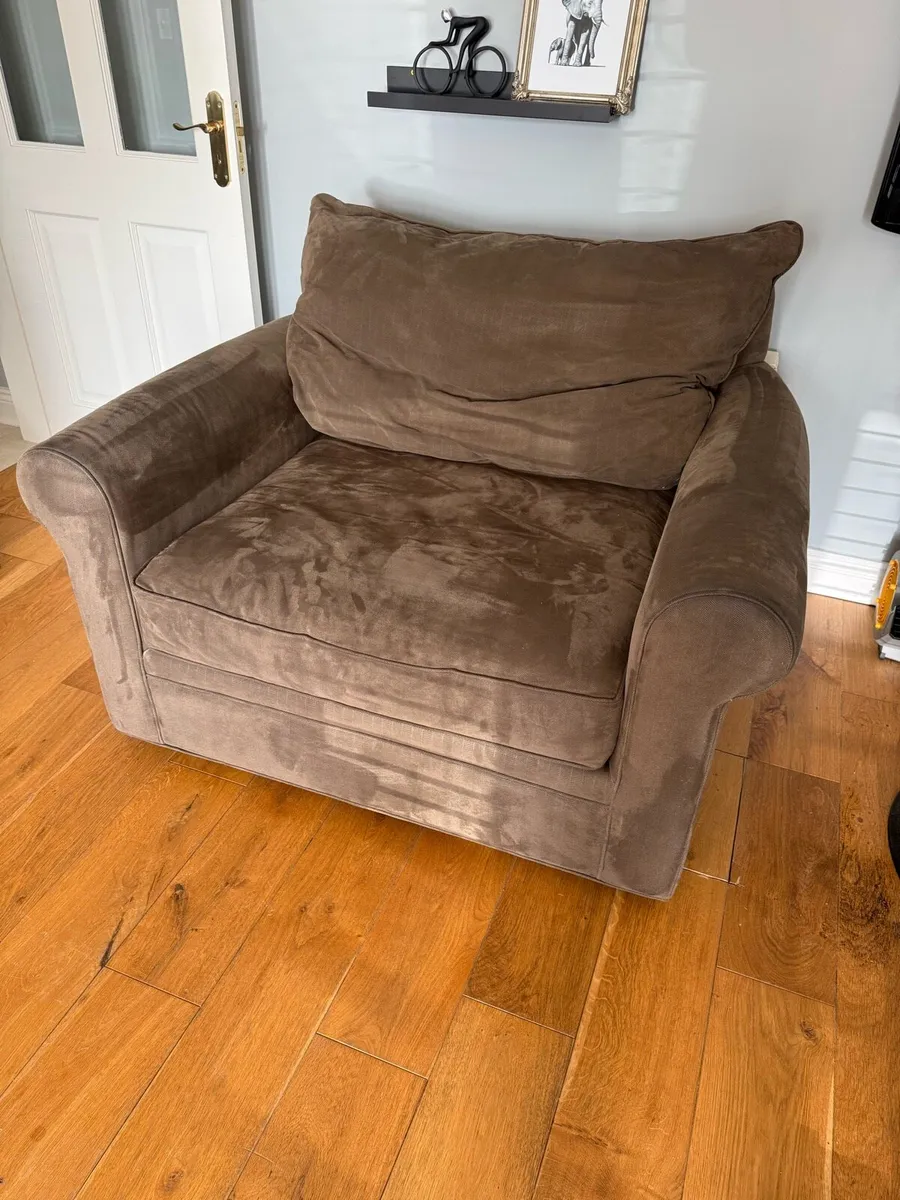 Couch - Image 2