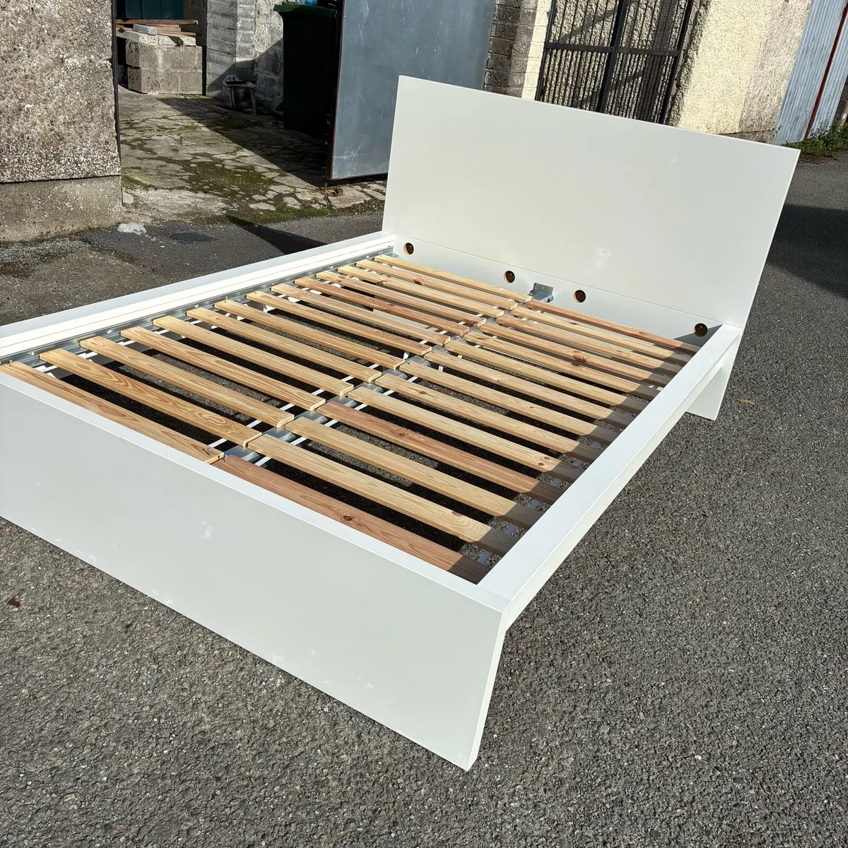 White Malm double bed frame with solid lats - Image 3