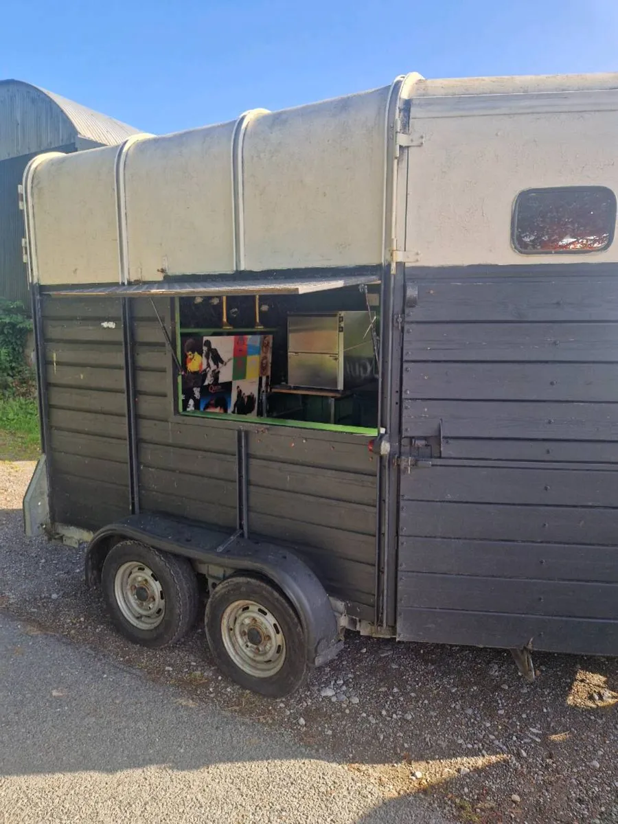Horsebox bar - Image 1