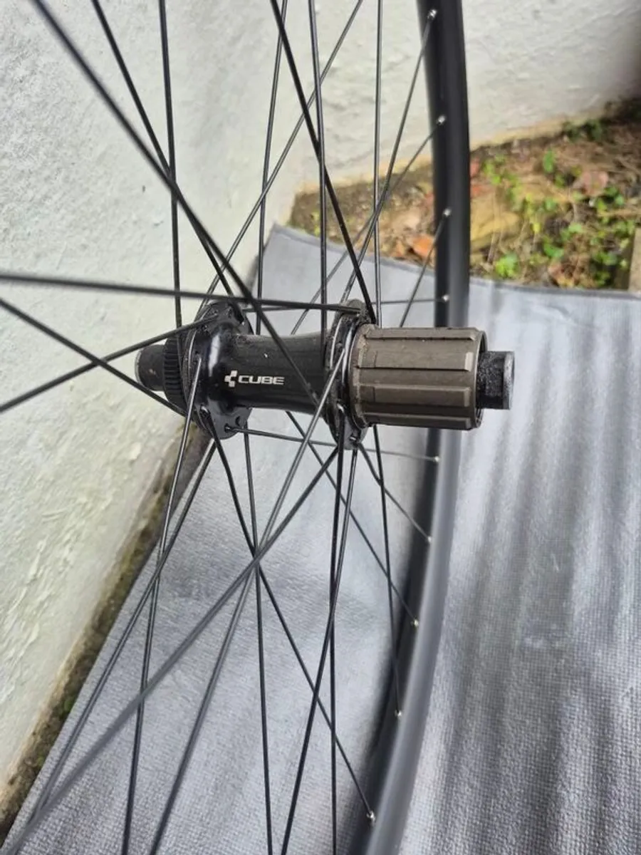 Cube attain race aluminium bare wheelset - Image 4