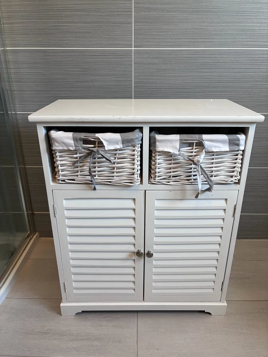 Bathroom cabinet - Image 1