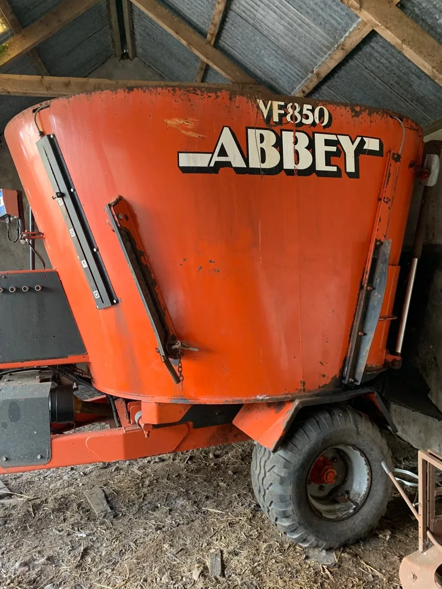 Feeder Wagon - Image 1