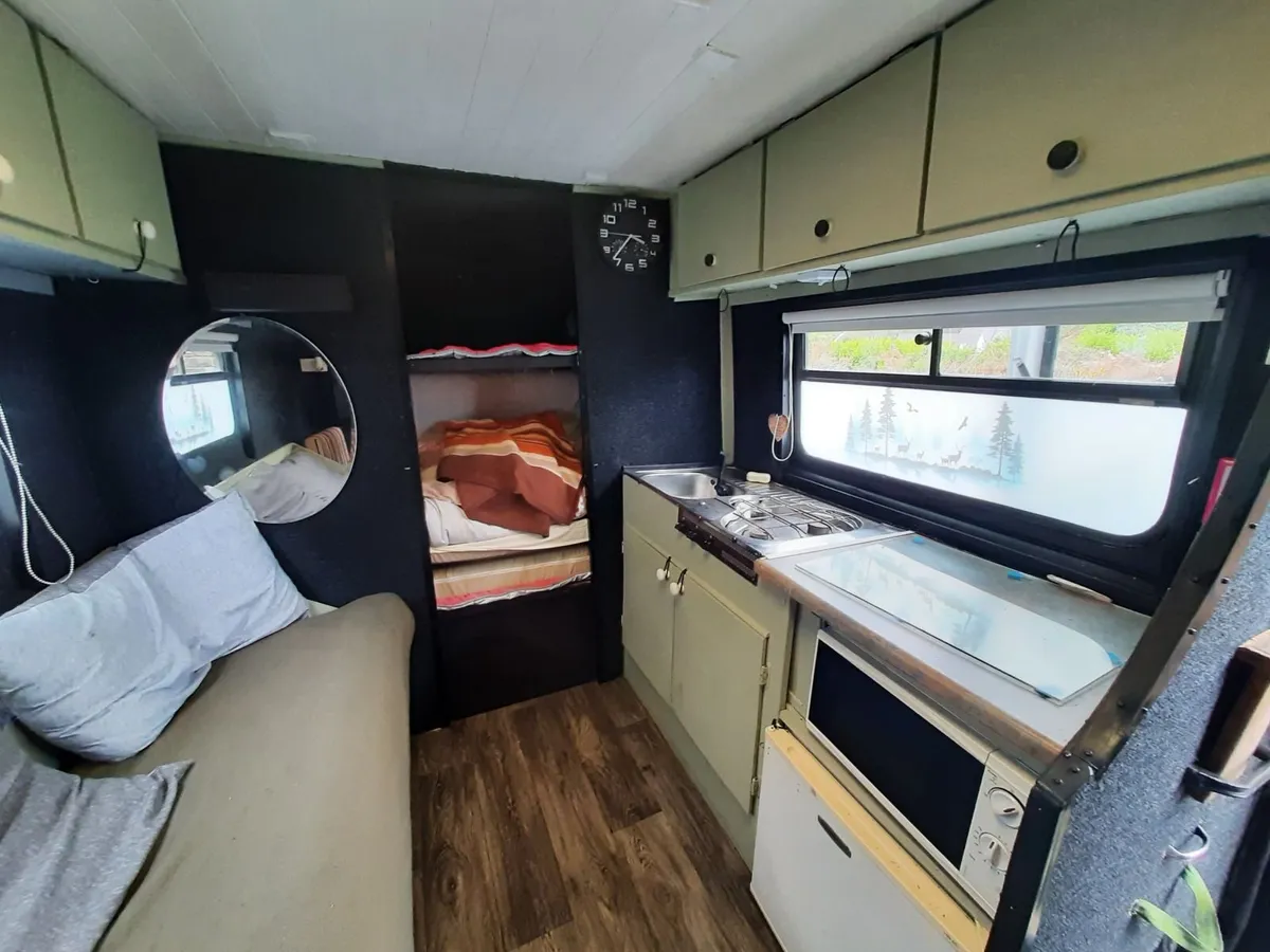 98 ford ambulance campervan - Image 4