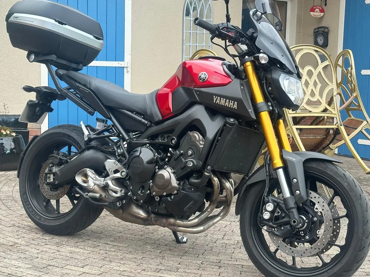 YAMAHA MT-09  2016 - Image 3
