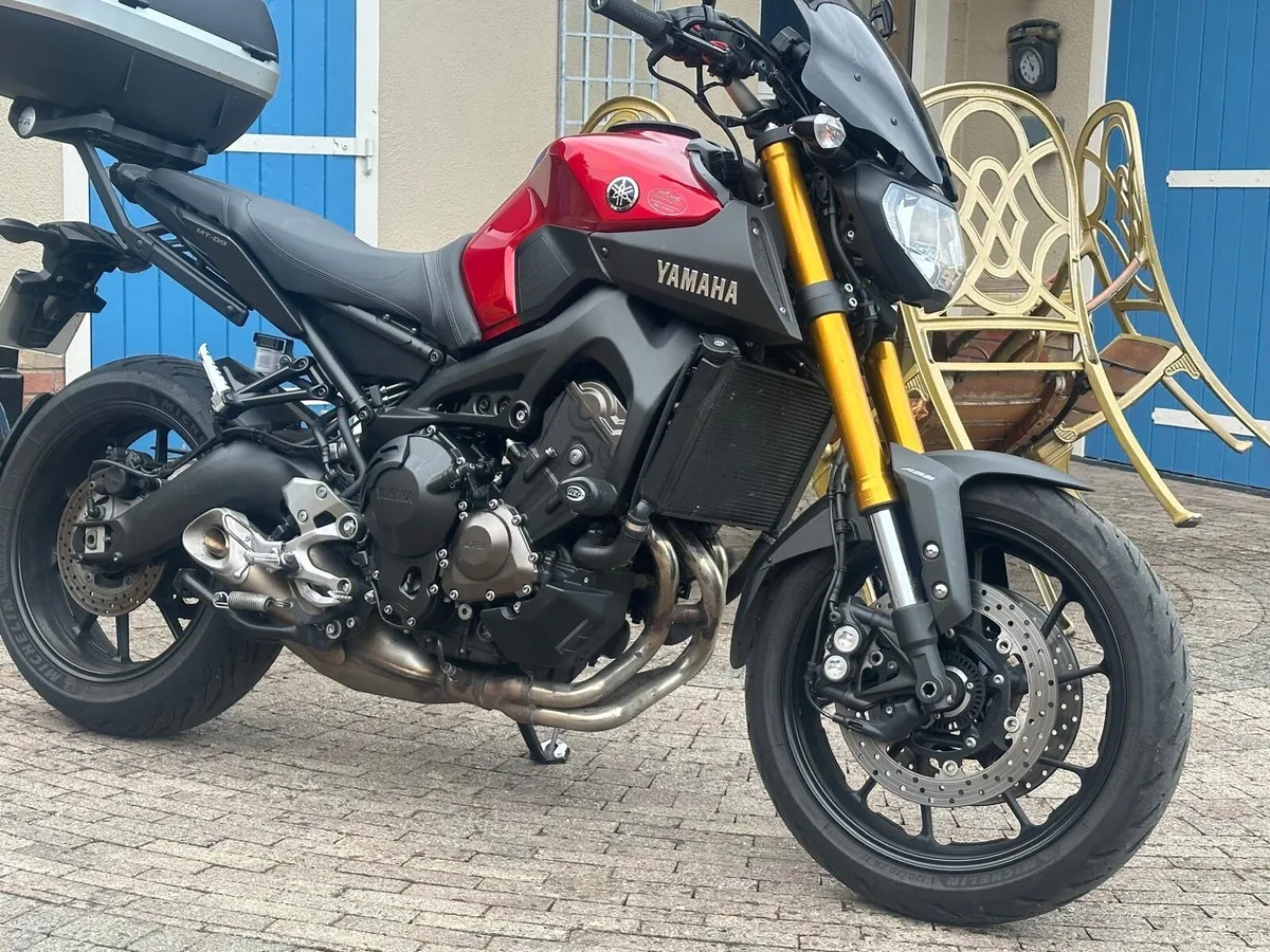 YAMAHA MT-09  2016 - Image 4