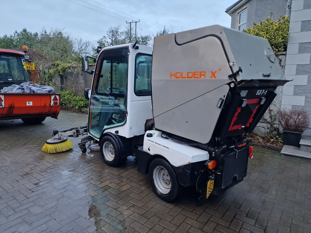 2021 Holder X45i Roadsweeper Road Sweeper - Image 3