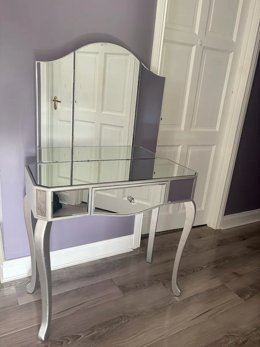 Vanity mirrored - Image 1