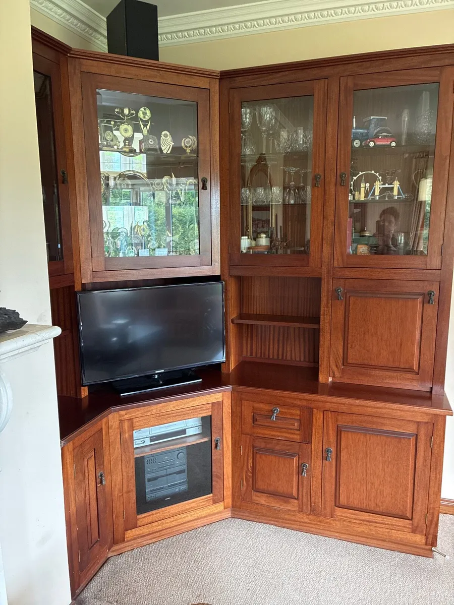 TV Unit - Image 2