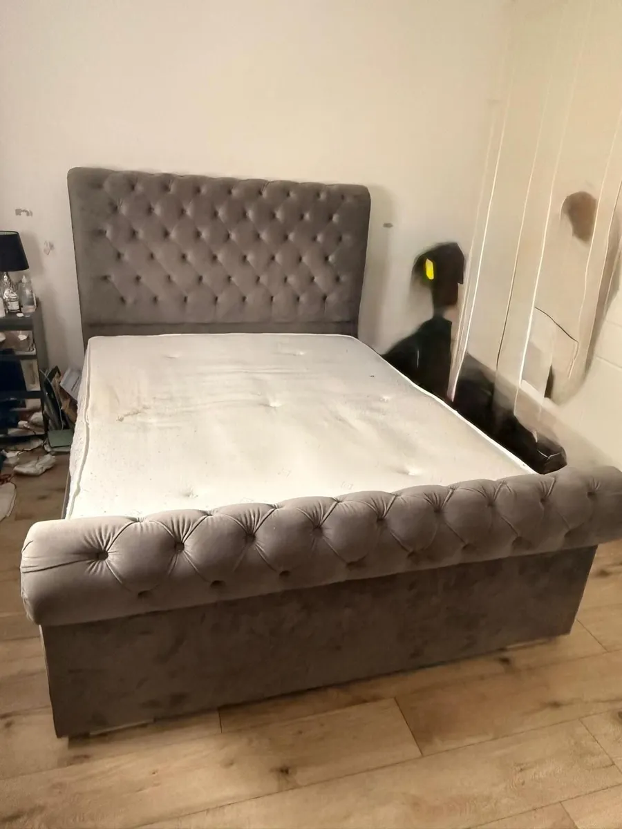 Luxury Grey Velvet Chesterfield-Style Bed with mat - Image 2