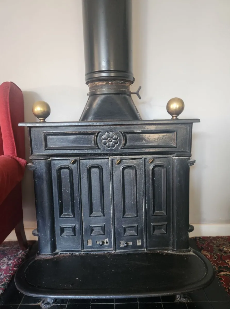 Benjamin Franklin Cast iron fireplace - Image 2