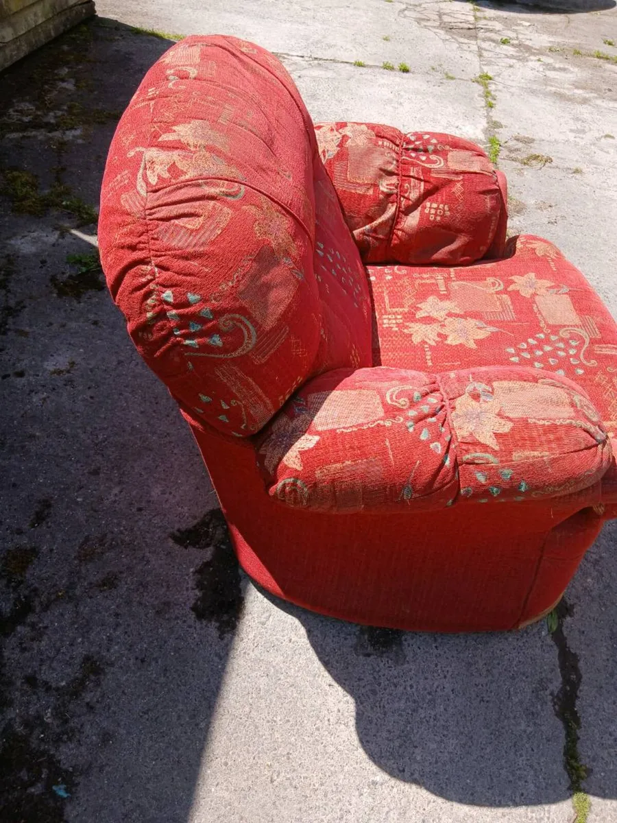 2 chairs - Image 2