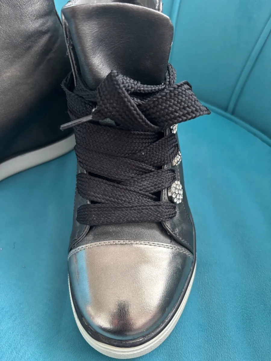 Brand new shoes- size UK7 - Image 4
