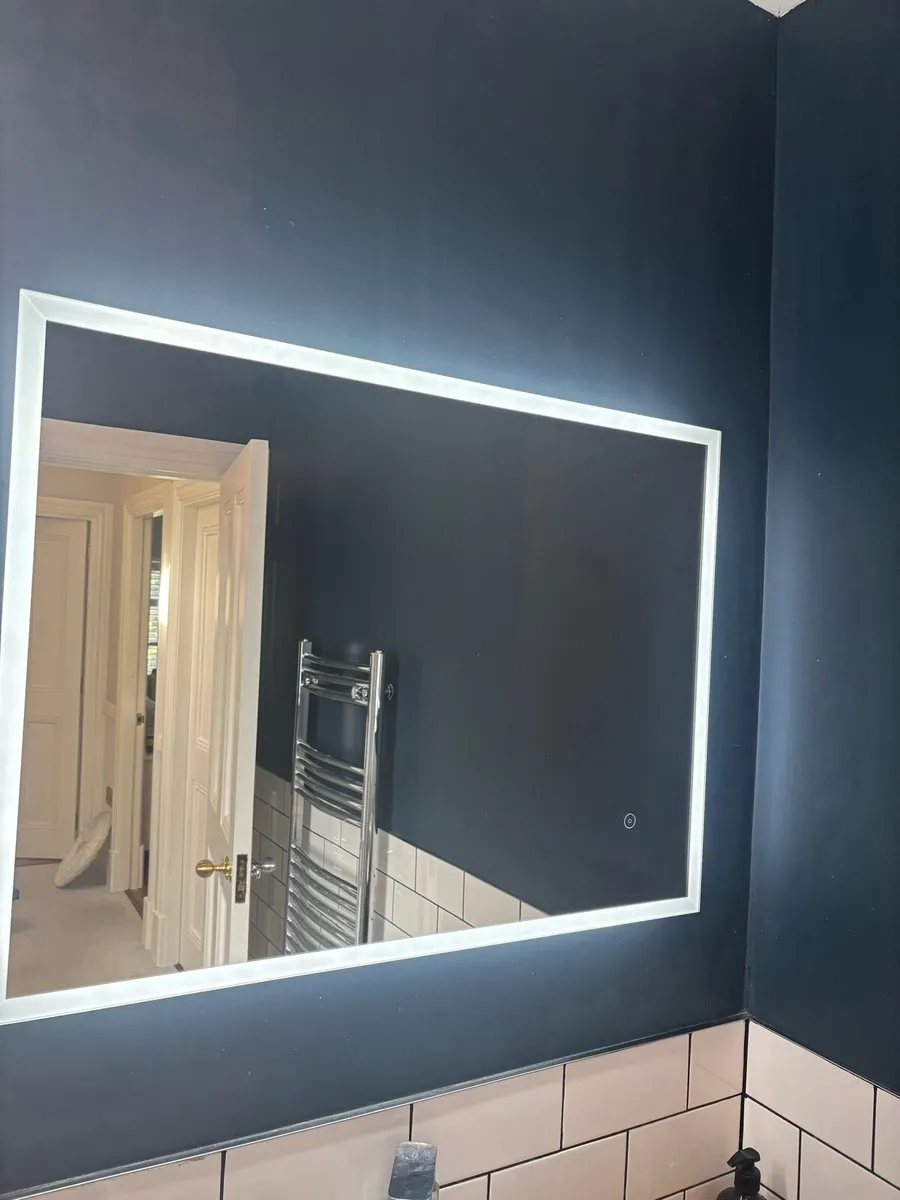 LED bathroom mirror with demister - Image 2