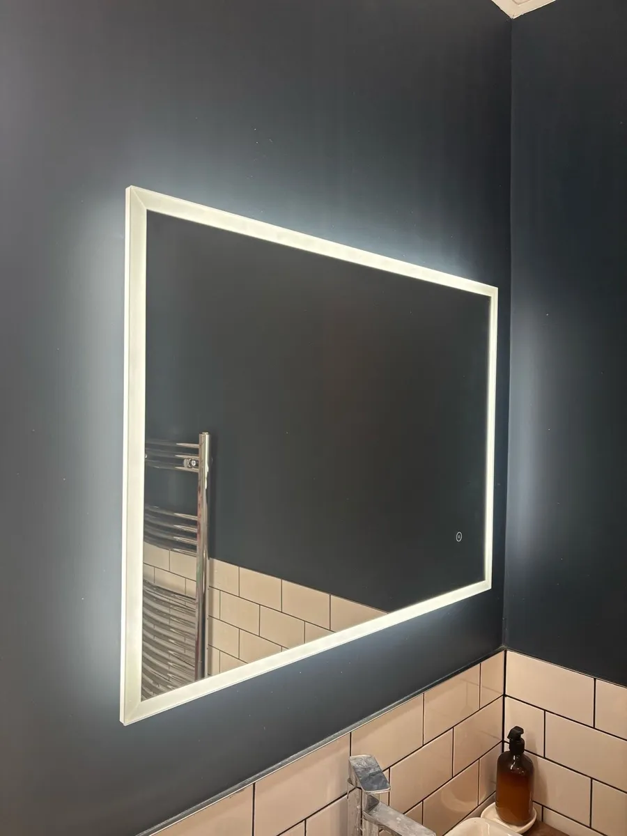 LED bathroom mirror with demister - Image 4