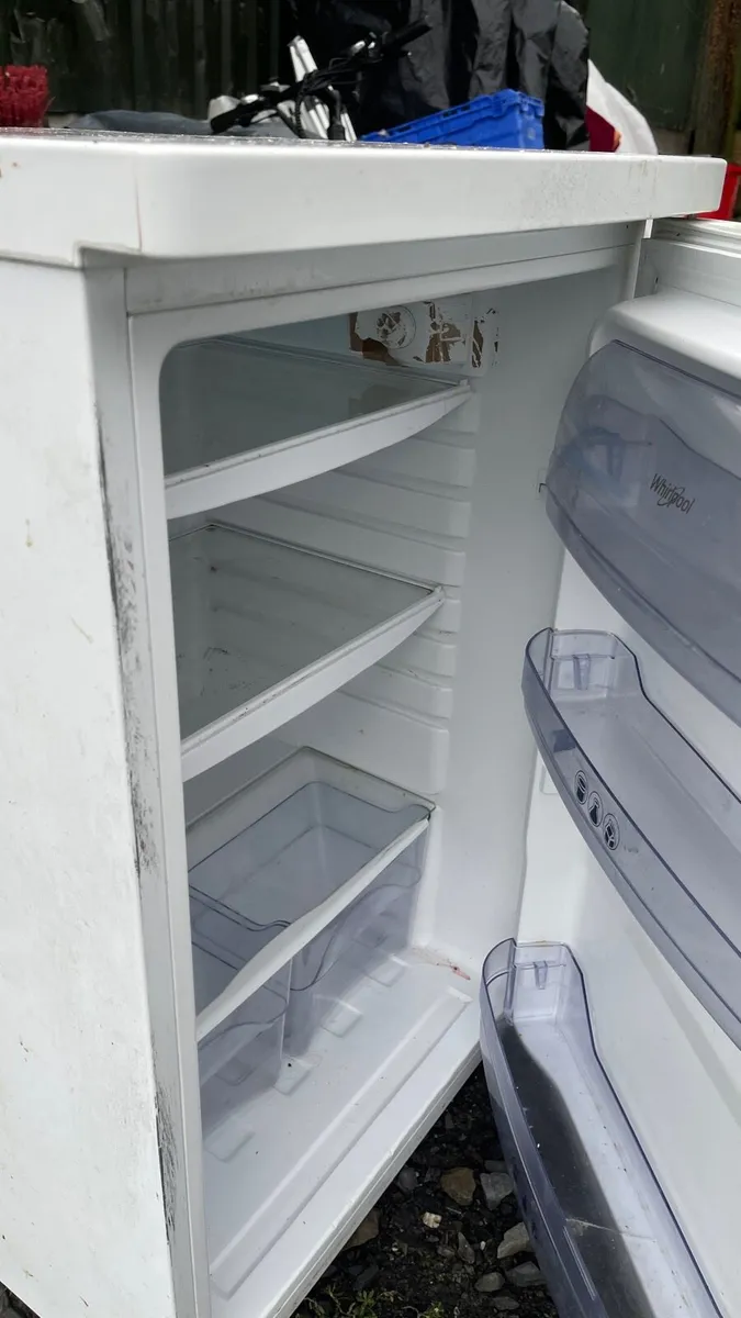 Small fridge - Image 4