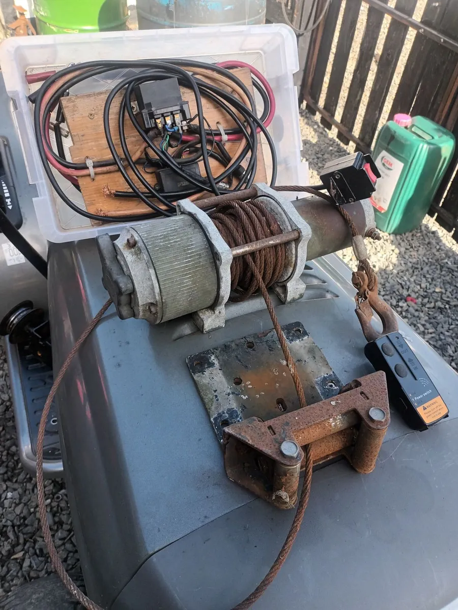 3000lb Winch - Image 1
