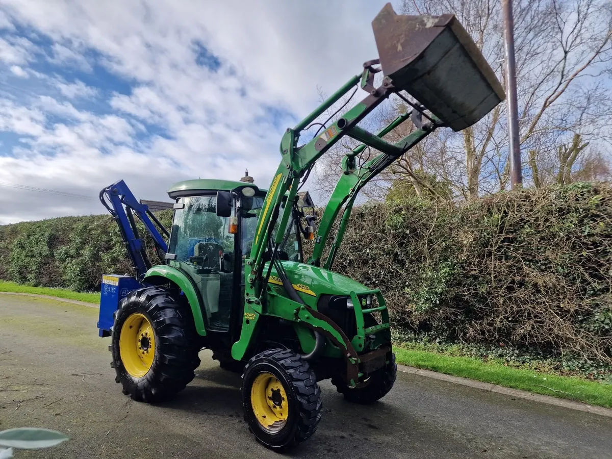 John Deere 4520 55hp Compact Tractor Loader Hedge - Image 4