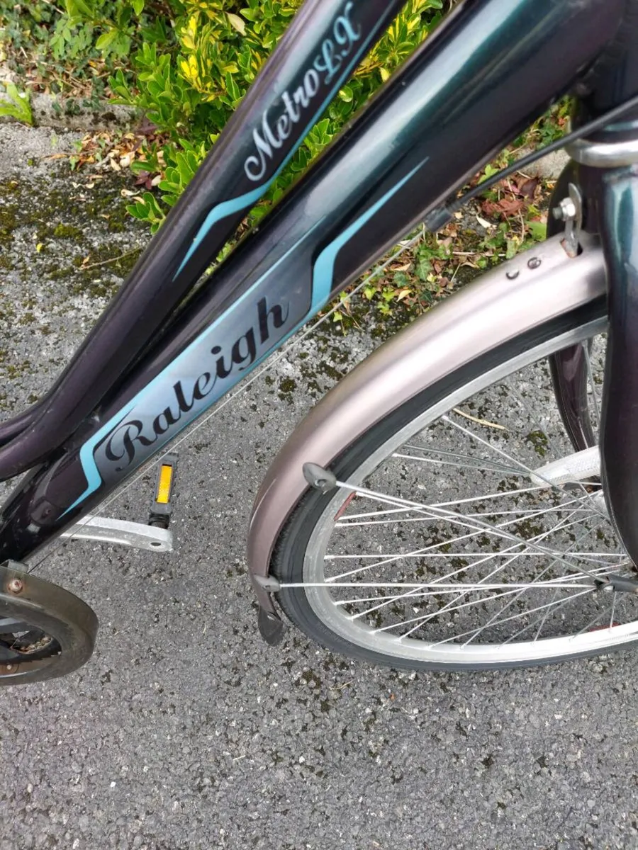 Ladies bicycle - Image 3