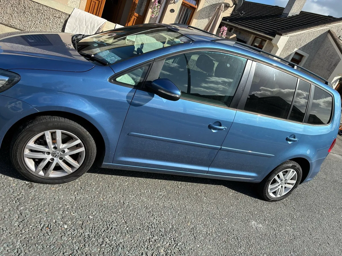 Vw Touran automatic - Image 2