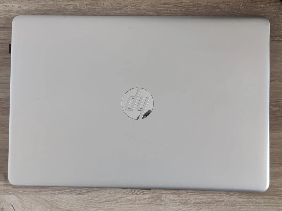 HP 15s laptop in mint condition - Ryzen 5, 8GB RAM - Image 1