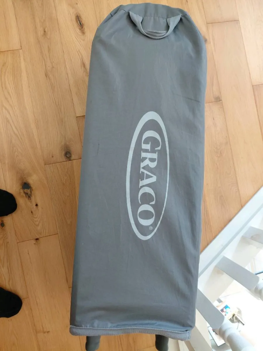 Grace travel cot - Image 2