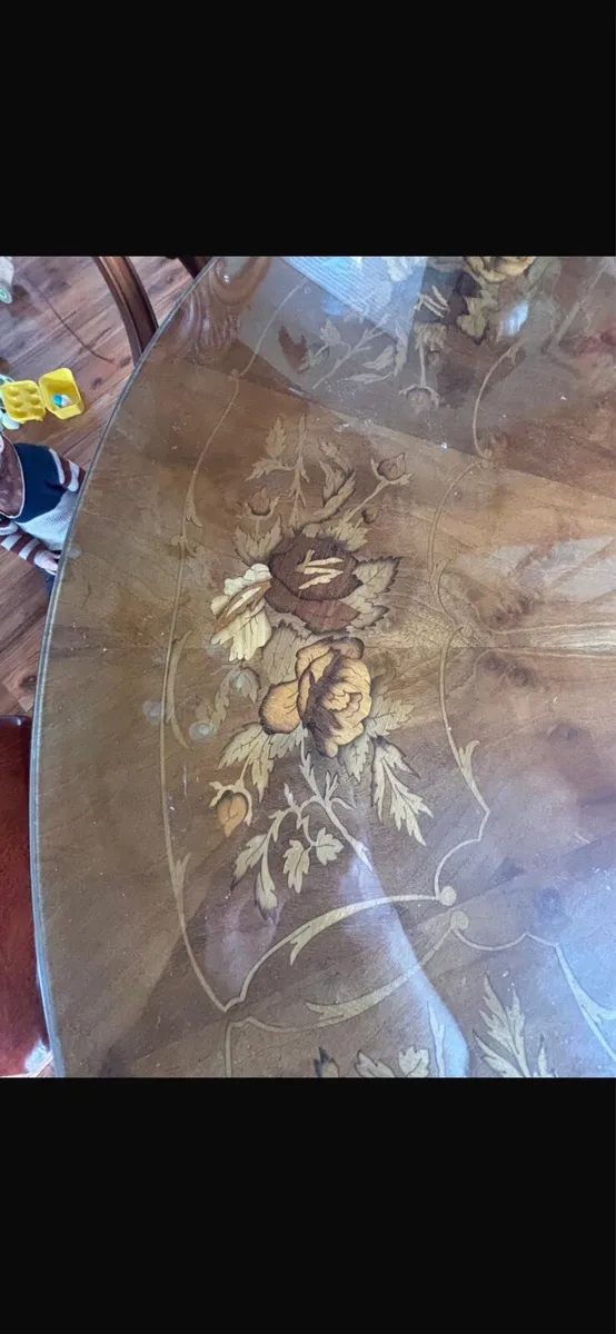 Vintage table and chairs - Image 2