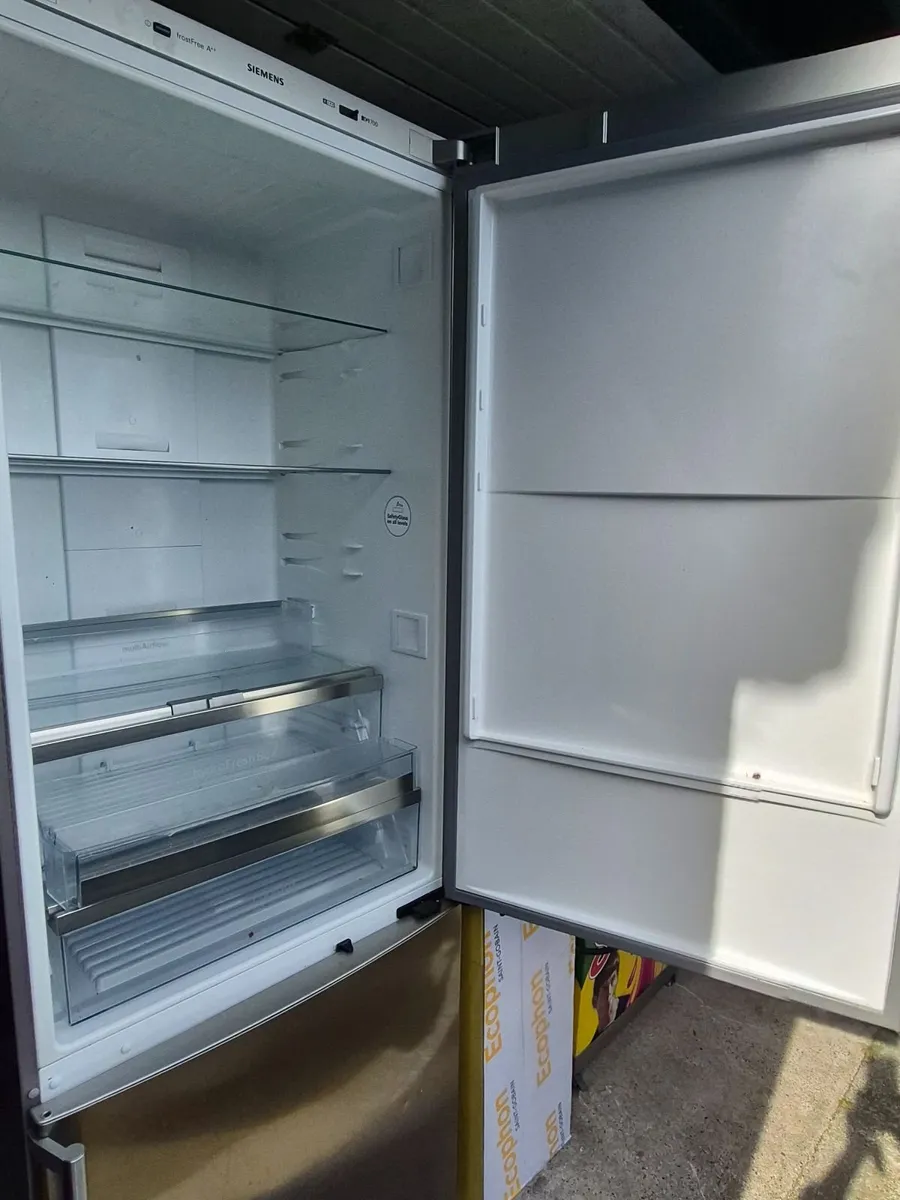 Fridge/ freezer - Image 1
