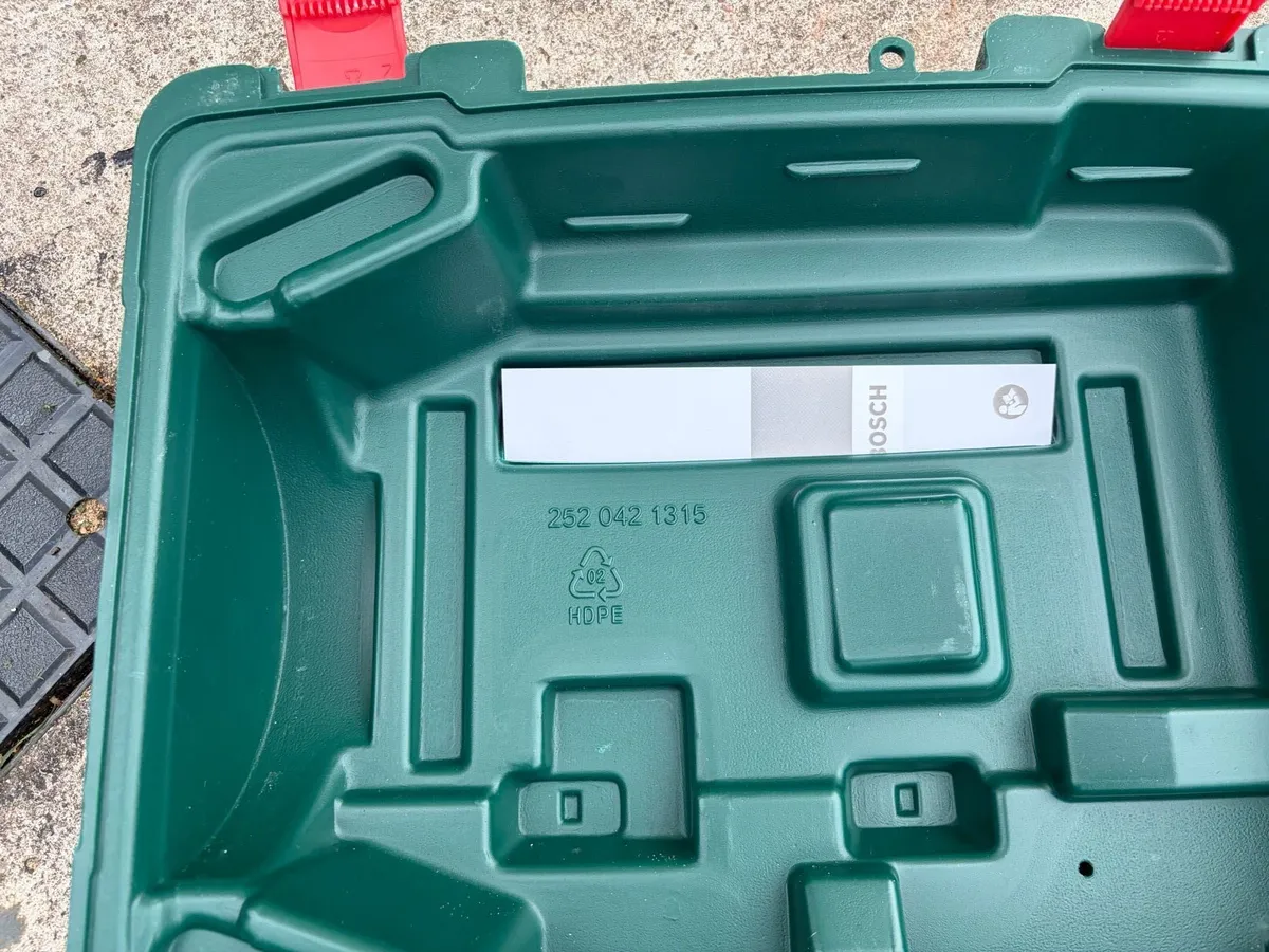 BOSCH ROUTER BRAND NEW UN-USED - Image 2