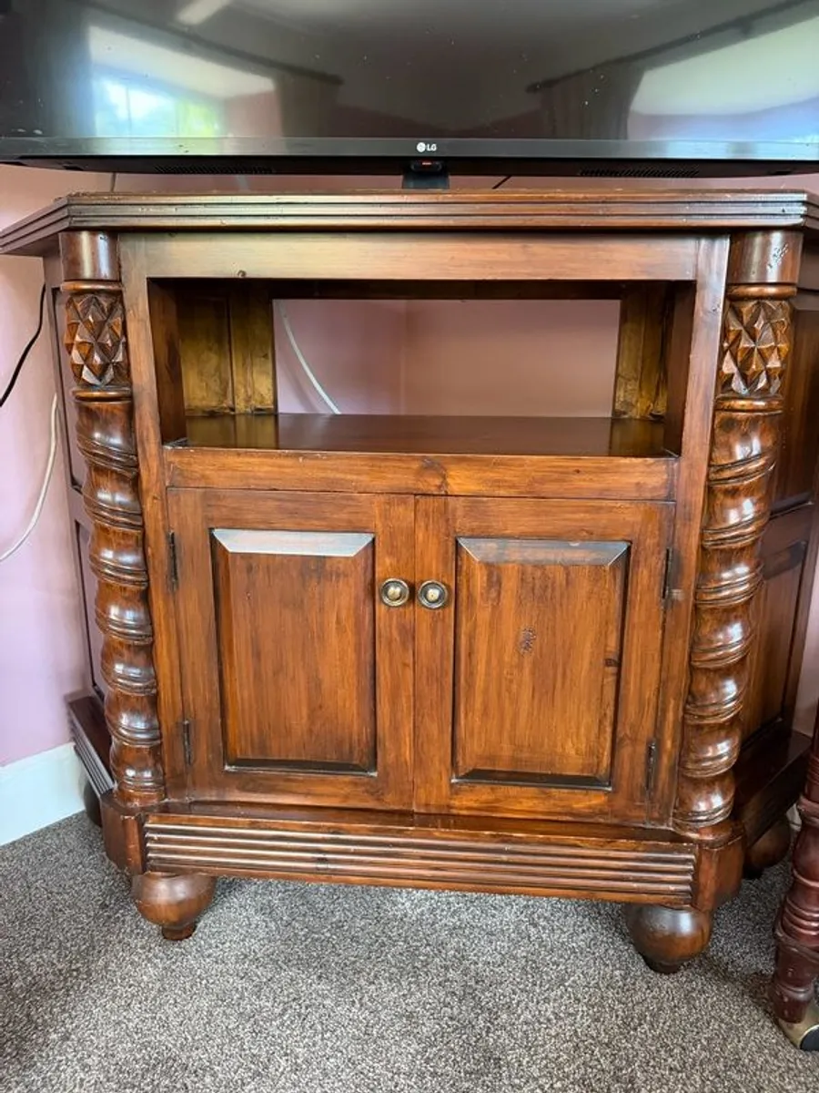 Beautiful Tv Cabinet - Image 1