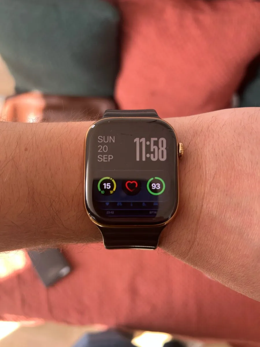 Apple Watch series 10 gold GPS/Cellular 46mm - Image 1