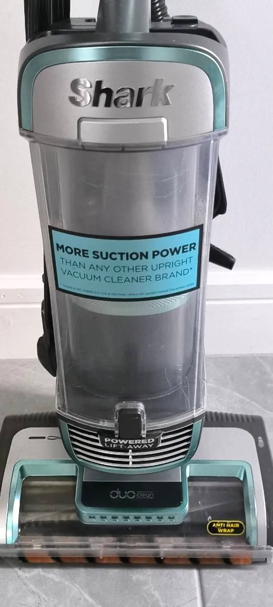 SHARK VACUUM CLEANER - Image 4