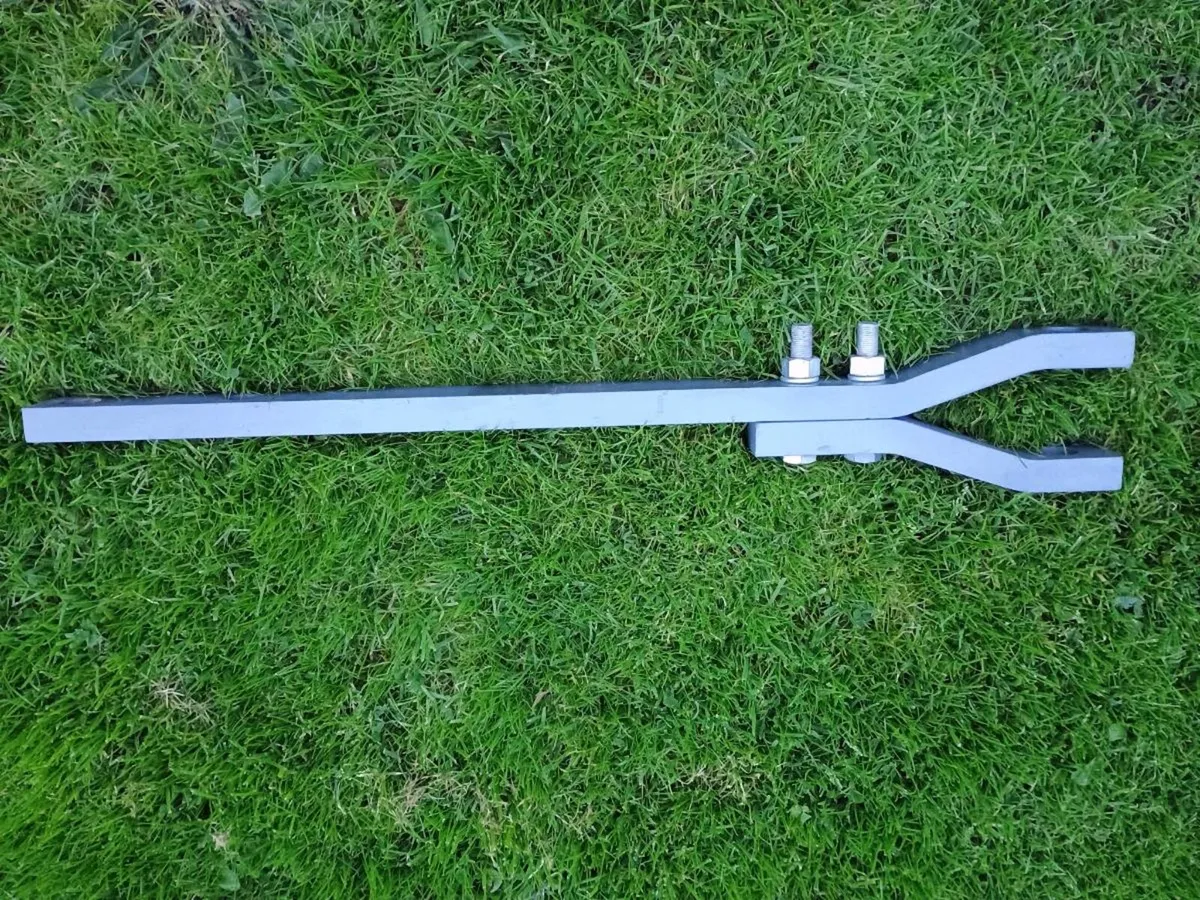 Massey Ferguson 135 drawbar - Image 1