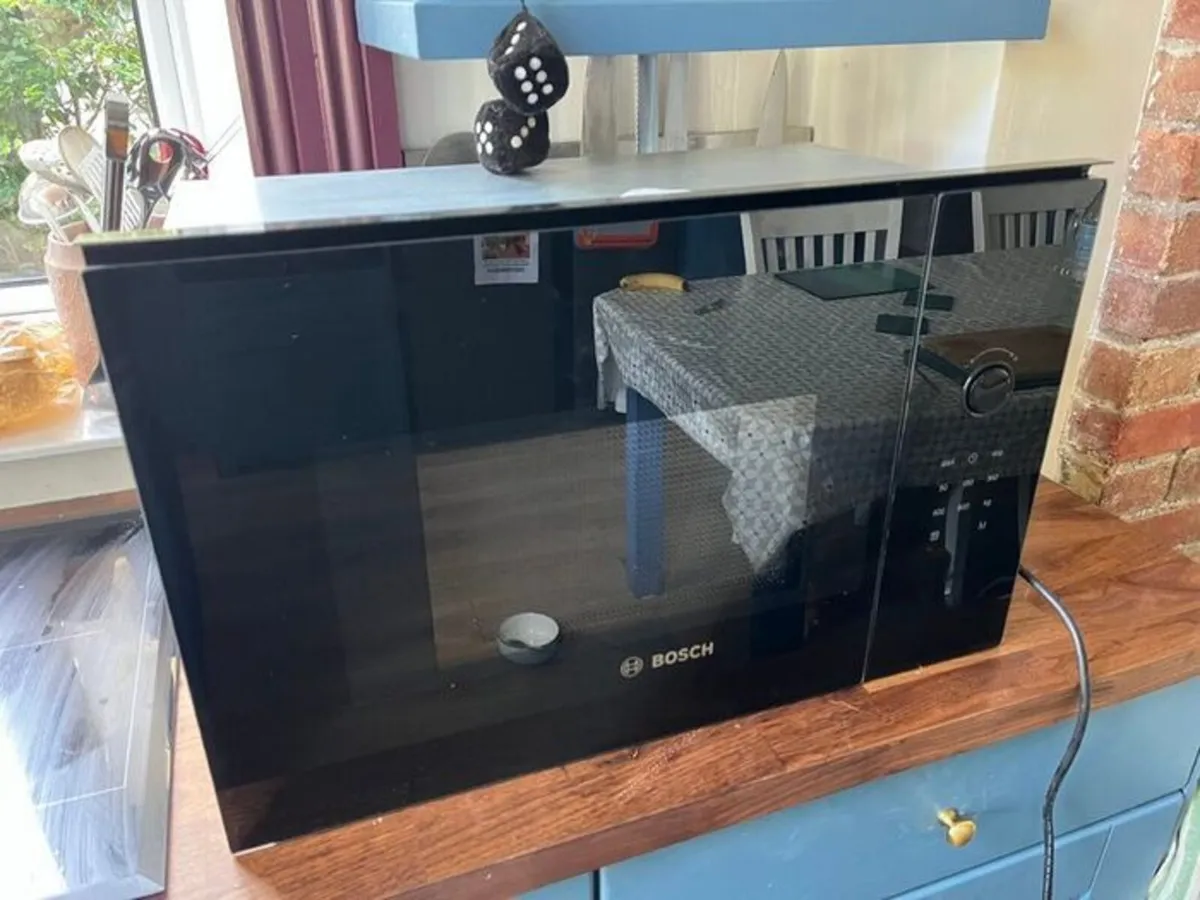Bosch Series 4 Built-In Microwave BFL523MB0B - Image 1