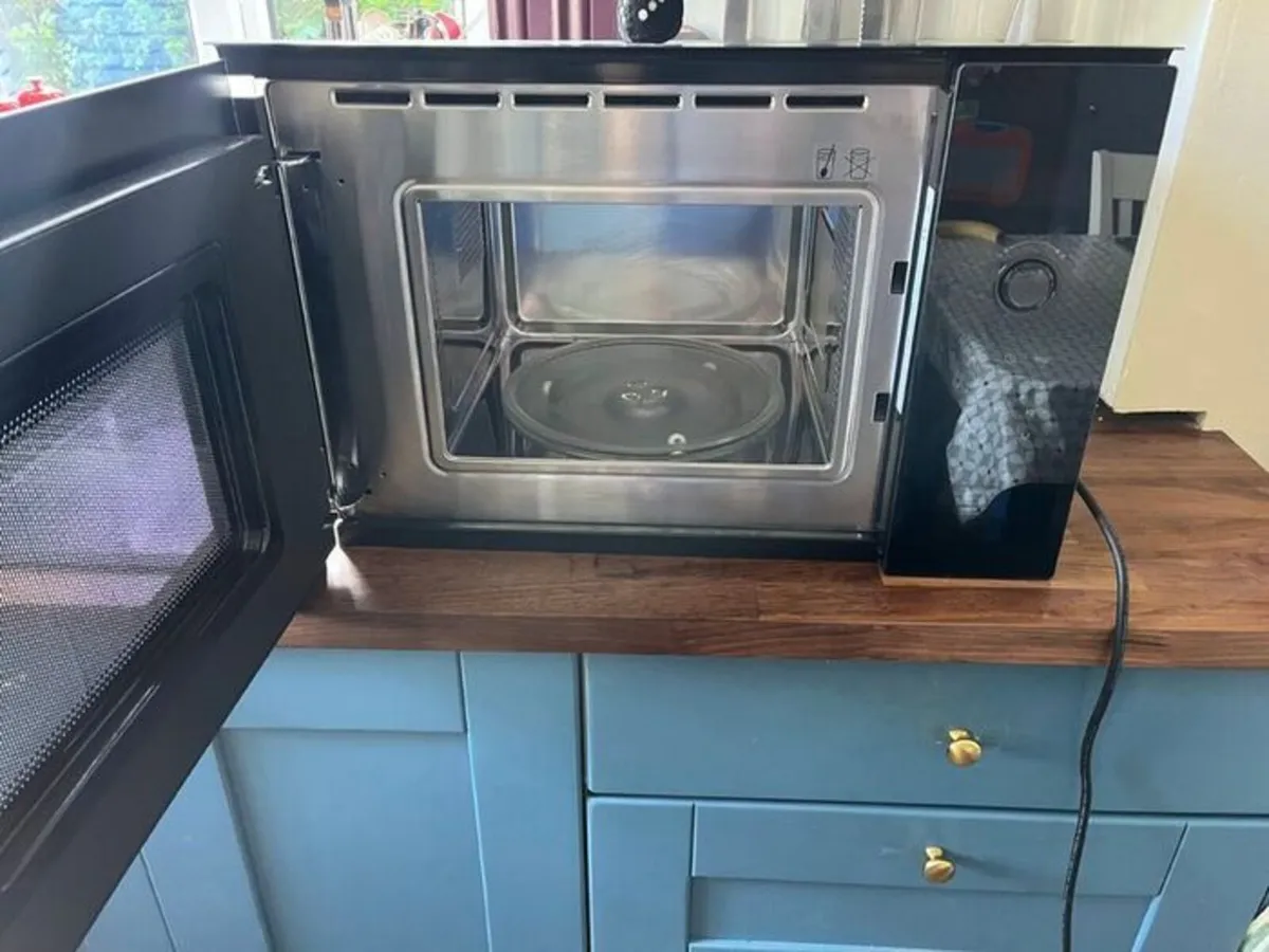 Bosch Series 4 Built-In Microwave BFL523MB0B - Image 3