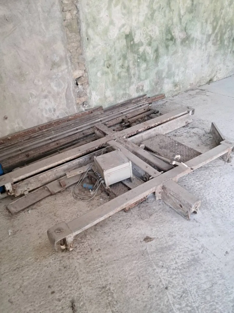 2 passage scrapers - Image 4