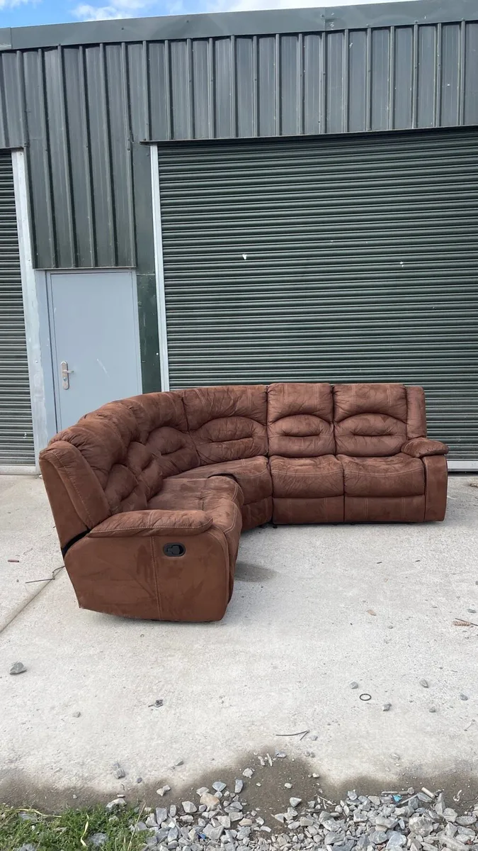 Brown recliner corner sofa - Image 1