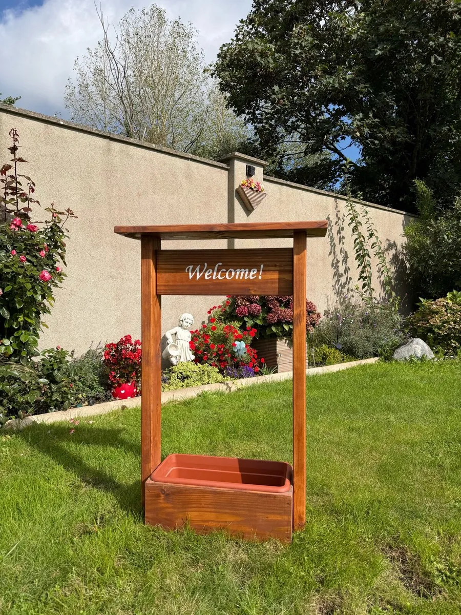 Handmade ‘Welcome’ Sign Planter - Image 4
