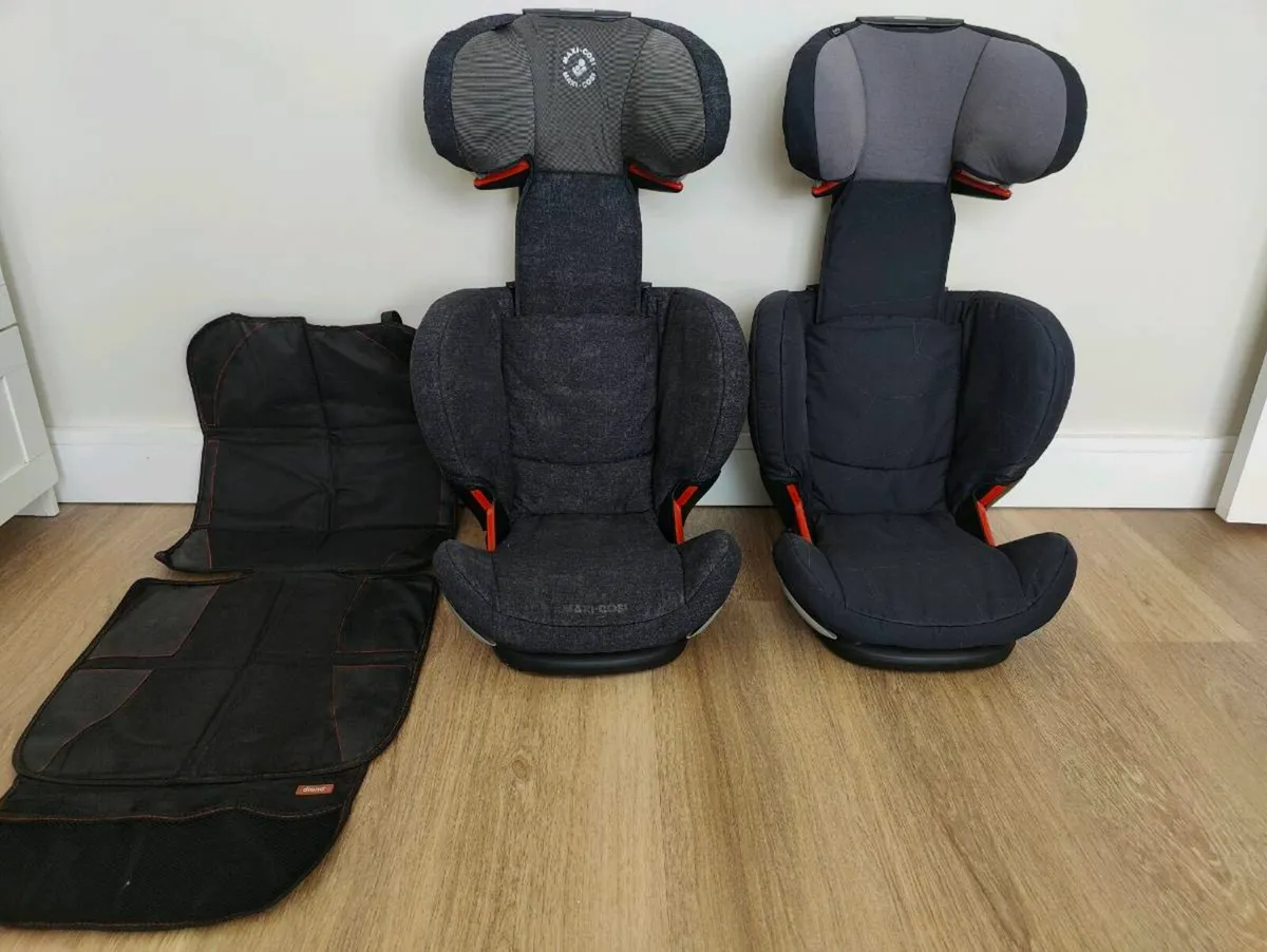 2 Maxi Cosi Rodifix Air Car Seats - Image 1