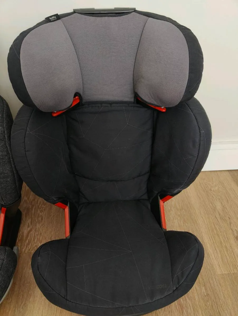 2 Maxi Cosi Rodifix Air Car Seats - Image 2