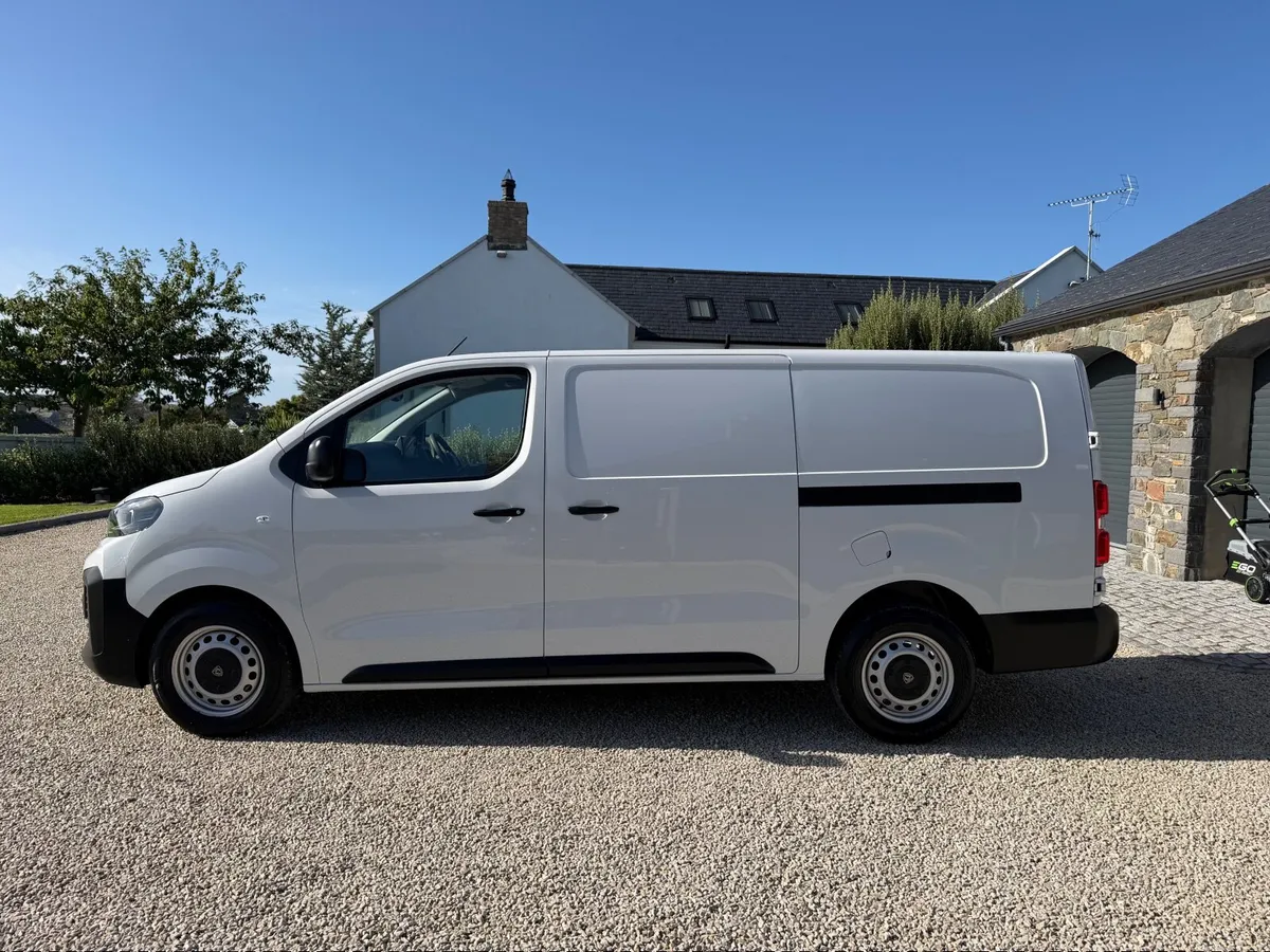 2025 (25) Peugeot Expert Professional - Image 4