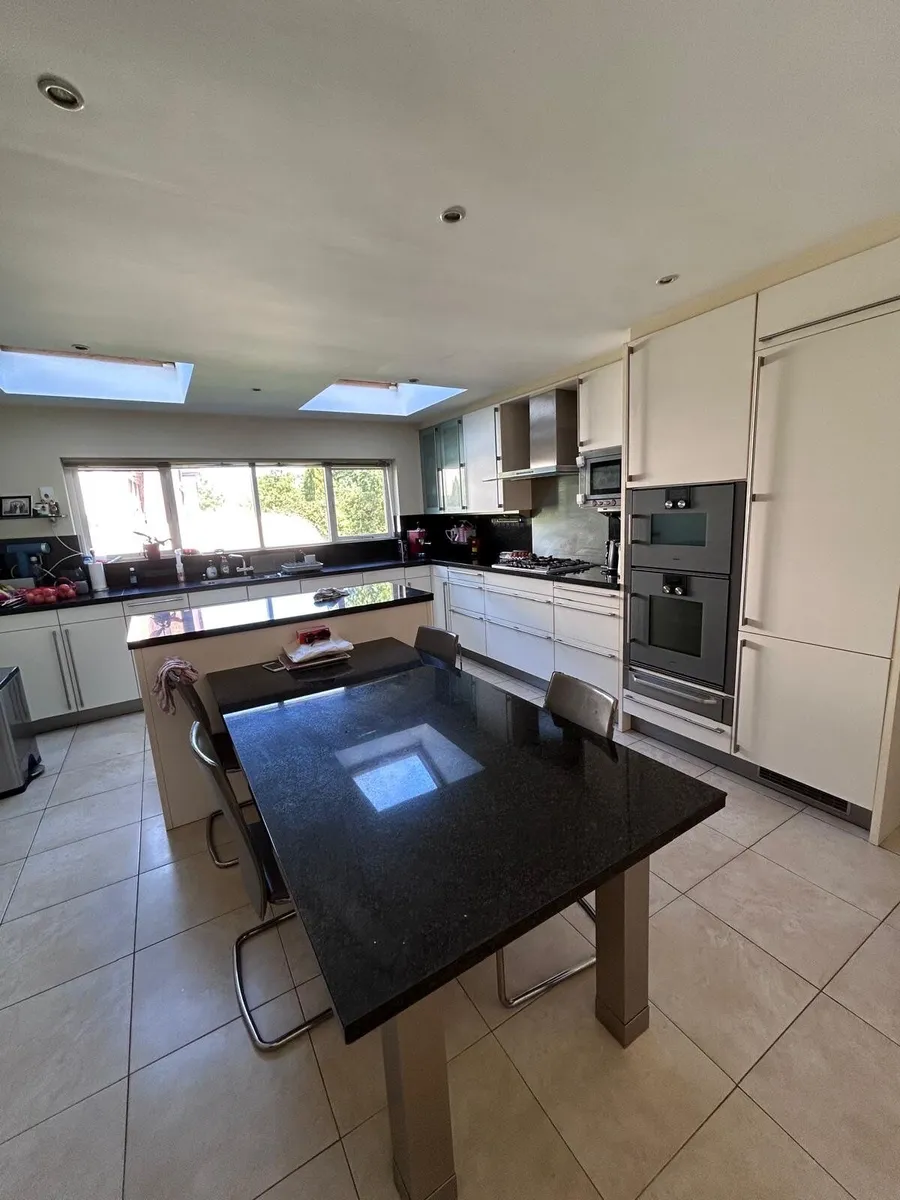 Kitchen - Image 4